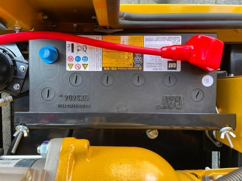 Caterpillar DE33GC &mdash; резервная генераторная установка мощностью 33 кВА &mdash; DPX-18204 2-221 фото