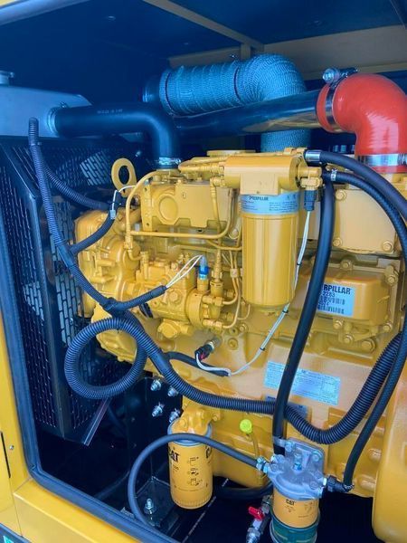 Caterpillar DE110GC &mdash; резервная генераторная установка мощностью 110 кВА 2-231 фото